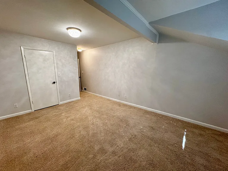 208 Lamplighter Cir — Photo 32