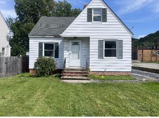 1575 E 221st St, Euclid, OH 44117