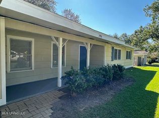 2926 Meadow Forest Dr, Jackson, MS 39212