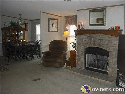 Dining room right off of the livingroom.