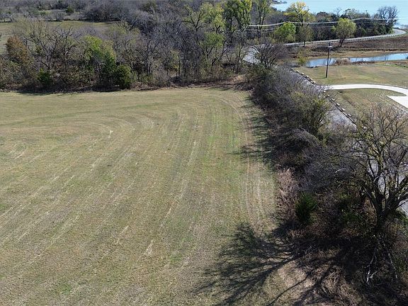 2nd image of 2800 E Lake Dr