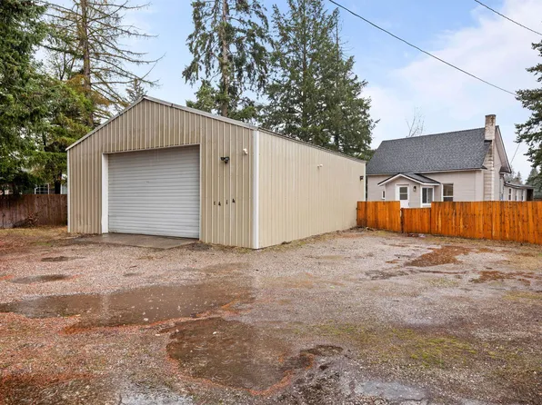 414 E 1st St, Deer Park, WA 99006