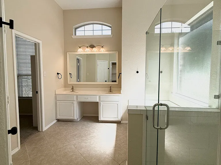 1534 Broadmoor Dr — Photo 13