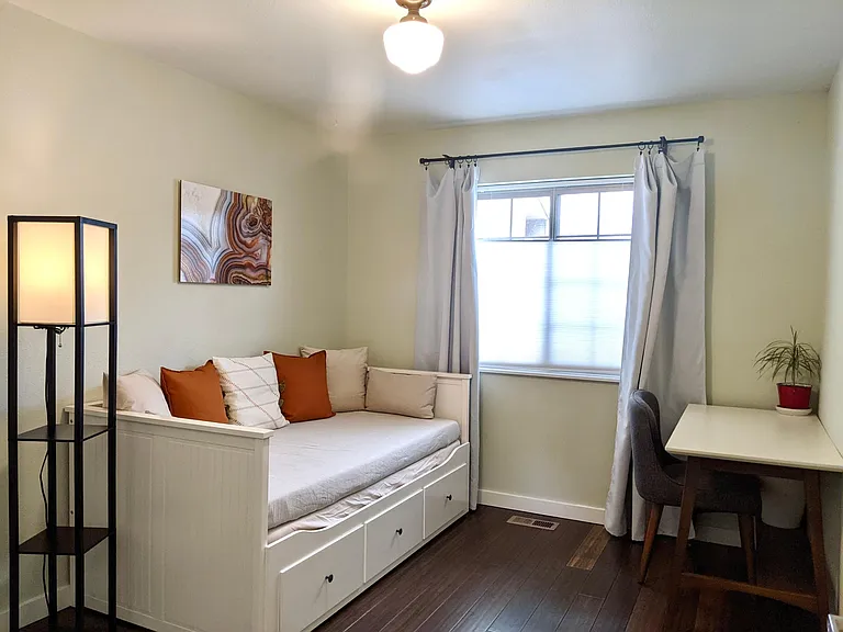 2408 N Baldwin St — Photo 42