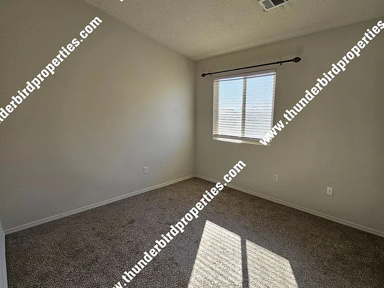 2202 Margarita Dr SE — Photo 11
