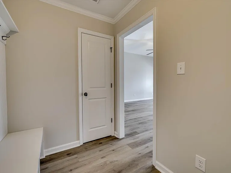 124 Radcliff Dr — Photo 23