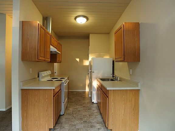3rd image of 906 Glennwood Ave NE APT 8