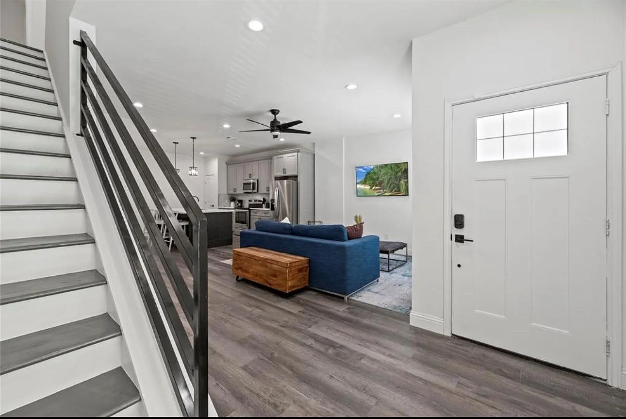 3 bed, 2.5 bath, 2824 sqft, $2,250 — Photo 3