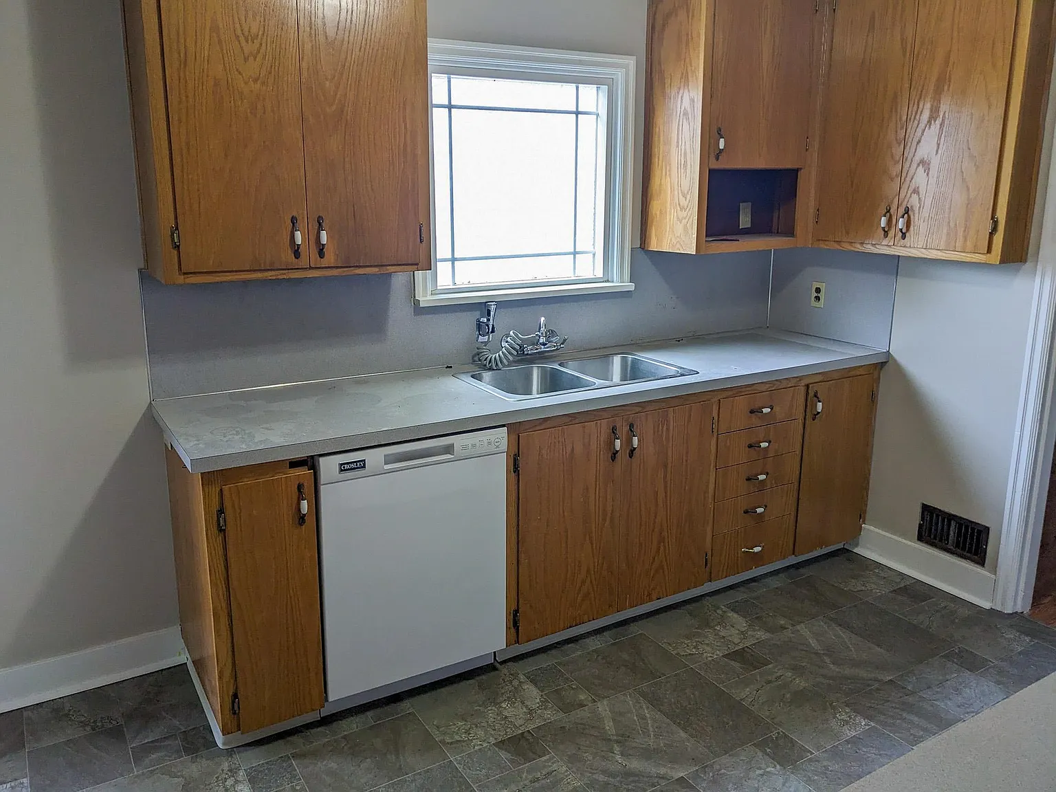 3 bed, 1600 sqft, $2,595 — Photo 4