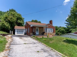110 Waugh Dr, Galax, VA 24333