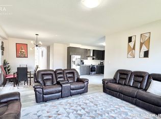 128 Newman Dr #1, Cambridge, ON N1S 0C4