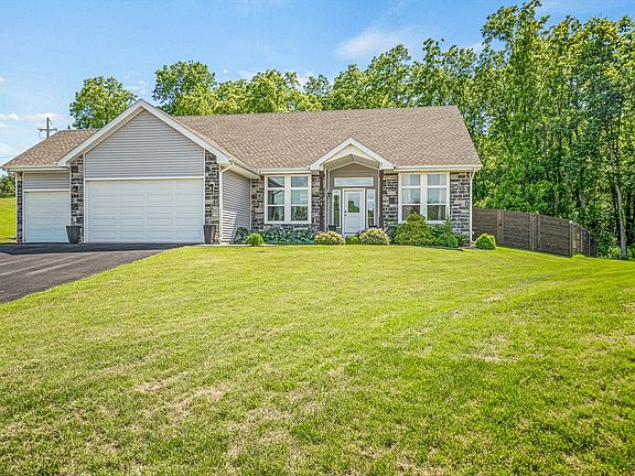 3rd image of 4348 Woodcliff Ln