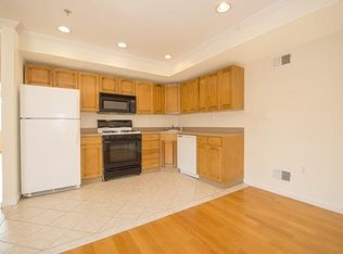 910 Summit Ave #402, Union City, NJ 07087