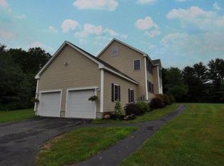 8 Gulf Rd, Derry, NH 03038