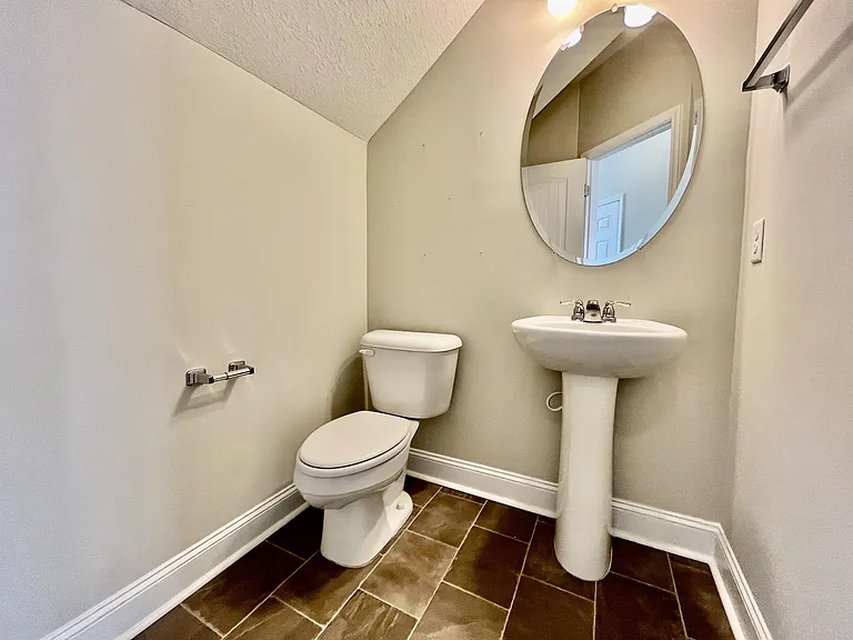 759 Fairview Cir — Photo 12
