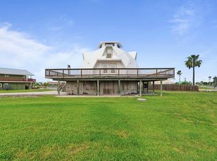 101 Copano Cove Rd, Rockport, TX 78382