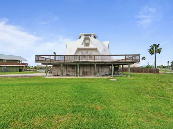 101 Copano Cove Rd, Rockport, TX 78382