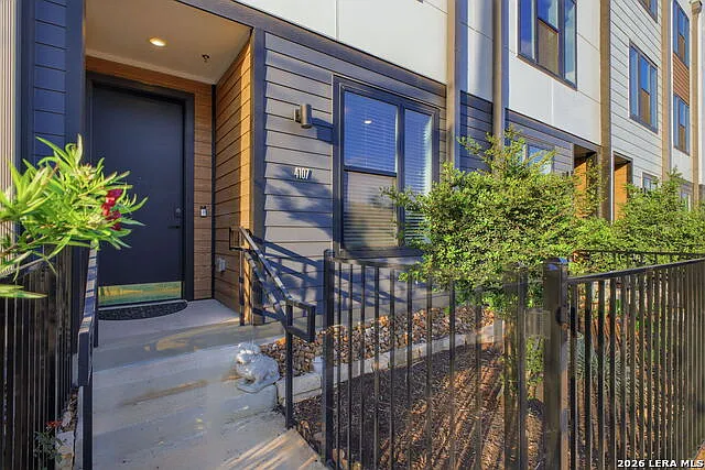 719 E Locust St #4107 — Photo 5