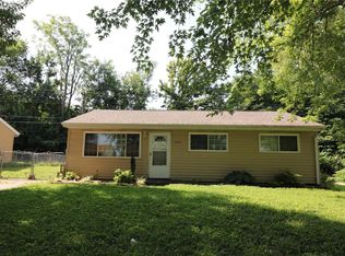 8840 Parkdale Dr, Caseyville, IL
