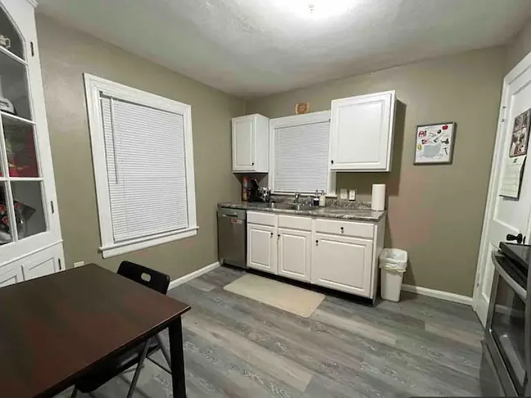 2804 White Oak Dr — Photo 6