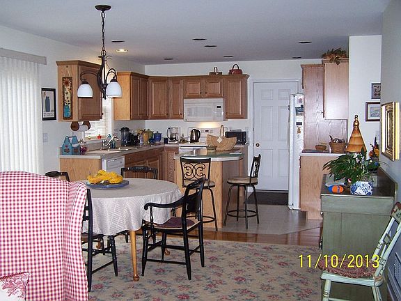 Open Dining, Living Rooms