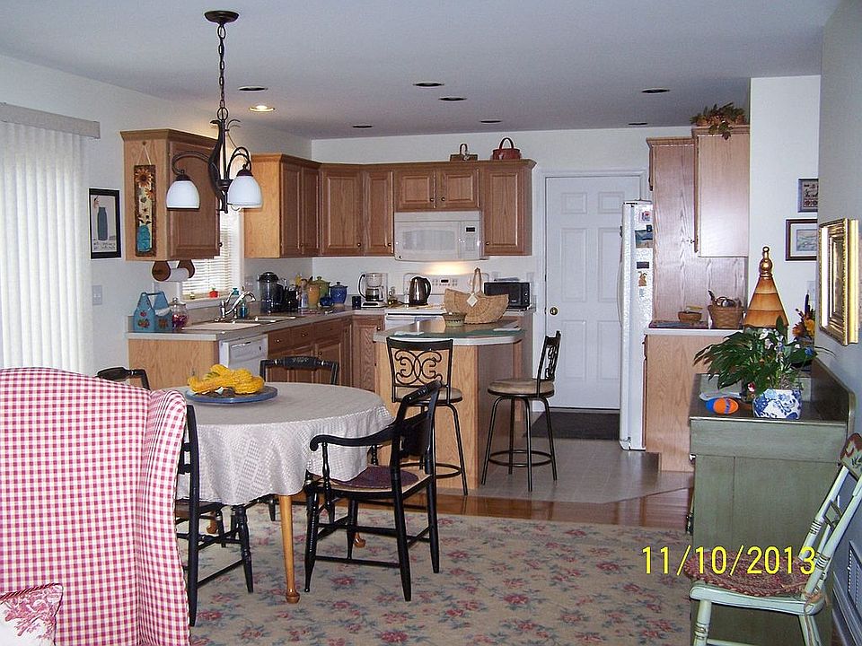 Open Dining, Living Rooms