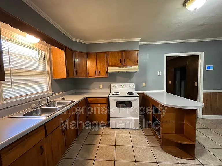 1922 Saint Elmo Ave — Photo 9