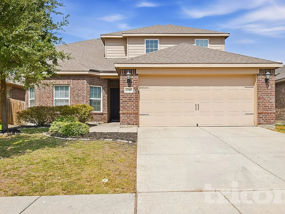 1208 Lombardy Dr
