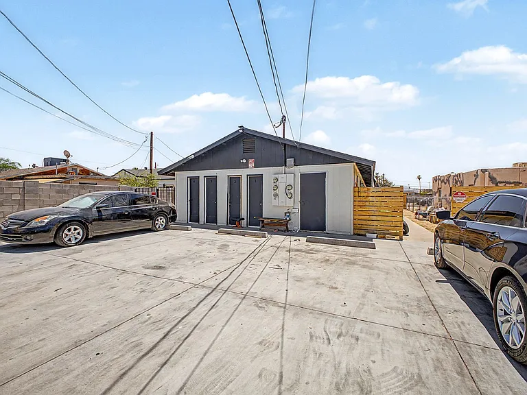 1438 E Adams St #1 — Photo 18
