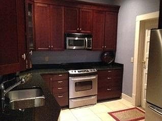 5th image of 2420 Lincoln St