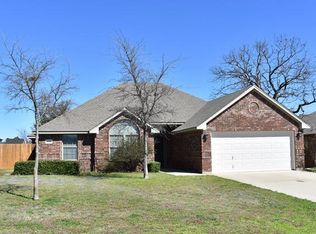 2111 Stonegate Blvd, Bridgeport, TX 76426