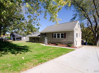 17 Placid Dr, Saint Charles, MO 63304