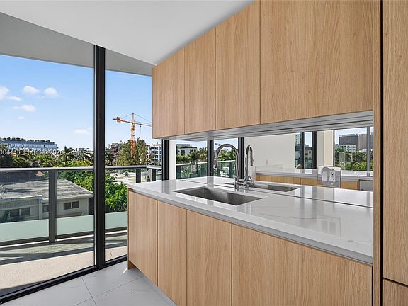 4th image of 9901 W Bay Harbor Dr #506