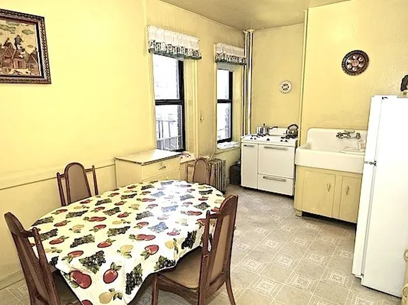 504 Grand Street image 1 of 6