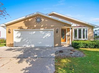 2531 Greenwald St, Green Bay, WI 54301