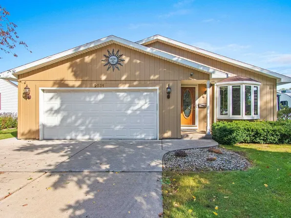 2531 Greenwald St, Green Bay, WI 54301