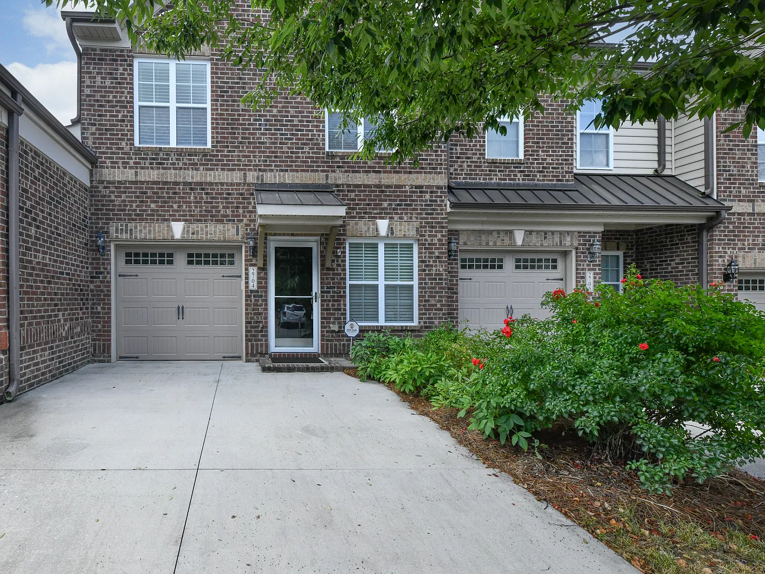 2 bed, 1814 sqft, $1,888 — Photo 2