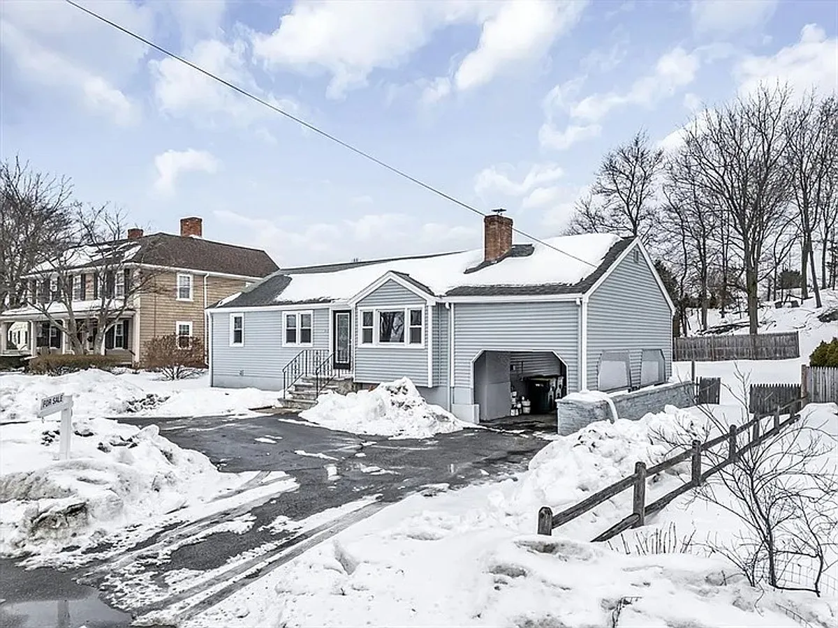 Building Photo - 212 Cambridge Rd