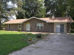 10026 Pitch Pine Dr, Powell, TN 37849