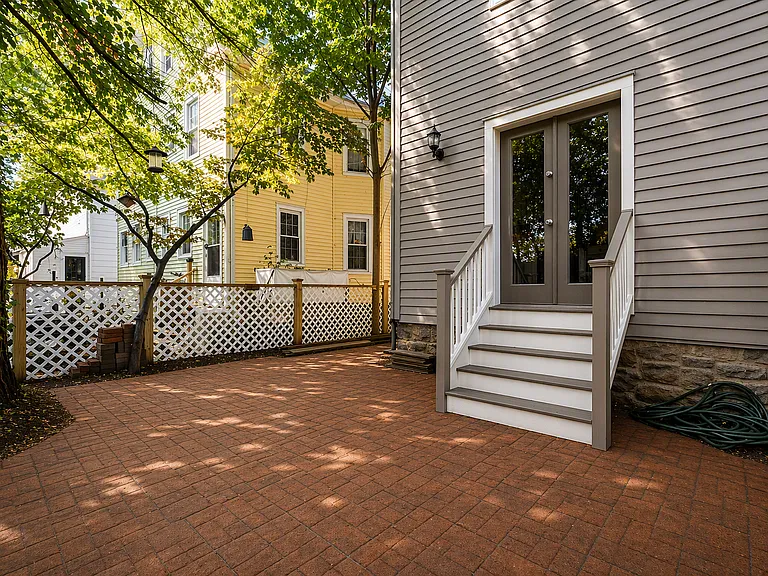 3 Lee Ave — Photo 2
