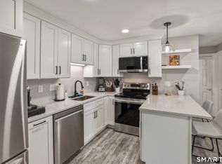 6G Country Squire Dr #6-G, Cromwell, CT 06416