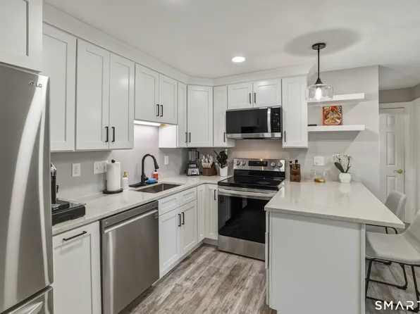 6-G Country Squire Drive #6G, Cromwell, CT 06416