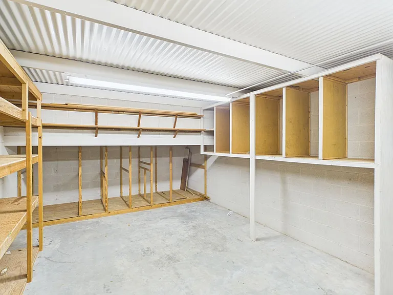 104 N Elk St — Photo 15