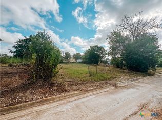 112 Field St, Luling, TX 78648