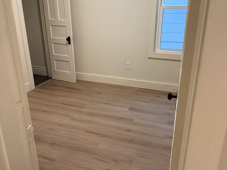 2206 Main St — Photo 5