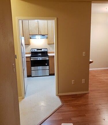 2nd image of 1137 Maple St #1125MAPLE