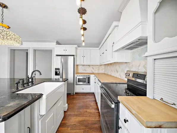 567 N Post Oak Ln, Houston, TX 77024