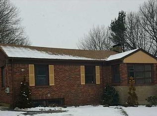 82 Valente Dr, Cranston, RI 02920