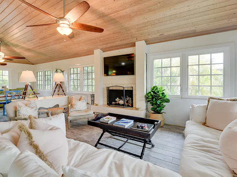 320 W Indies Dr — Photo 17