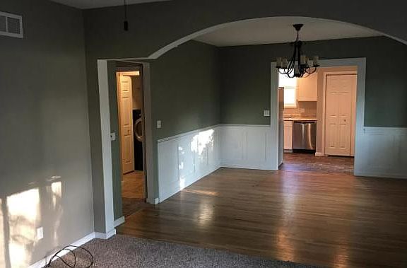 3rd image of 1203 Lincoln Way